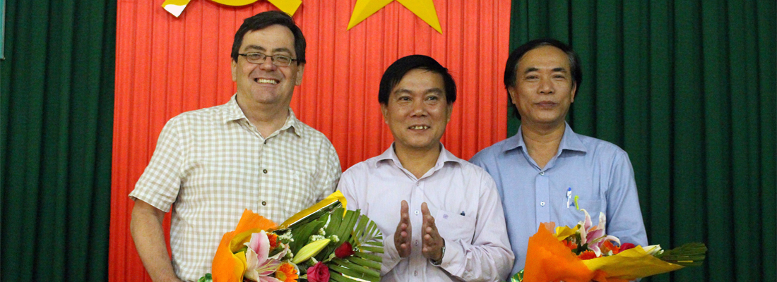 Viện NCSKCĐ làm việc cùng Sở Y tế tỉnh Quảng Ngãi